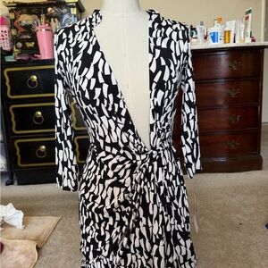 Maggy London Black and White Patterned Dress